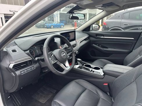 Used 2025 Nissan Altima 2.5 SL FWD image 8