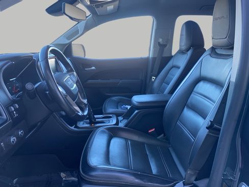 Used 2018 GMC Canyon Denali image 8