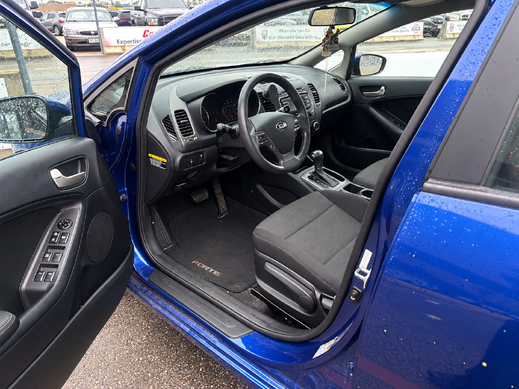 Used 2018 Kia Forte LX FWD image 2