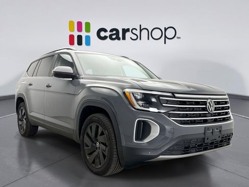 Used 2025 Volkswagen Atlas SE image 7