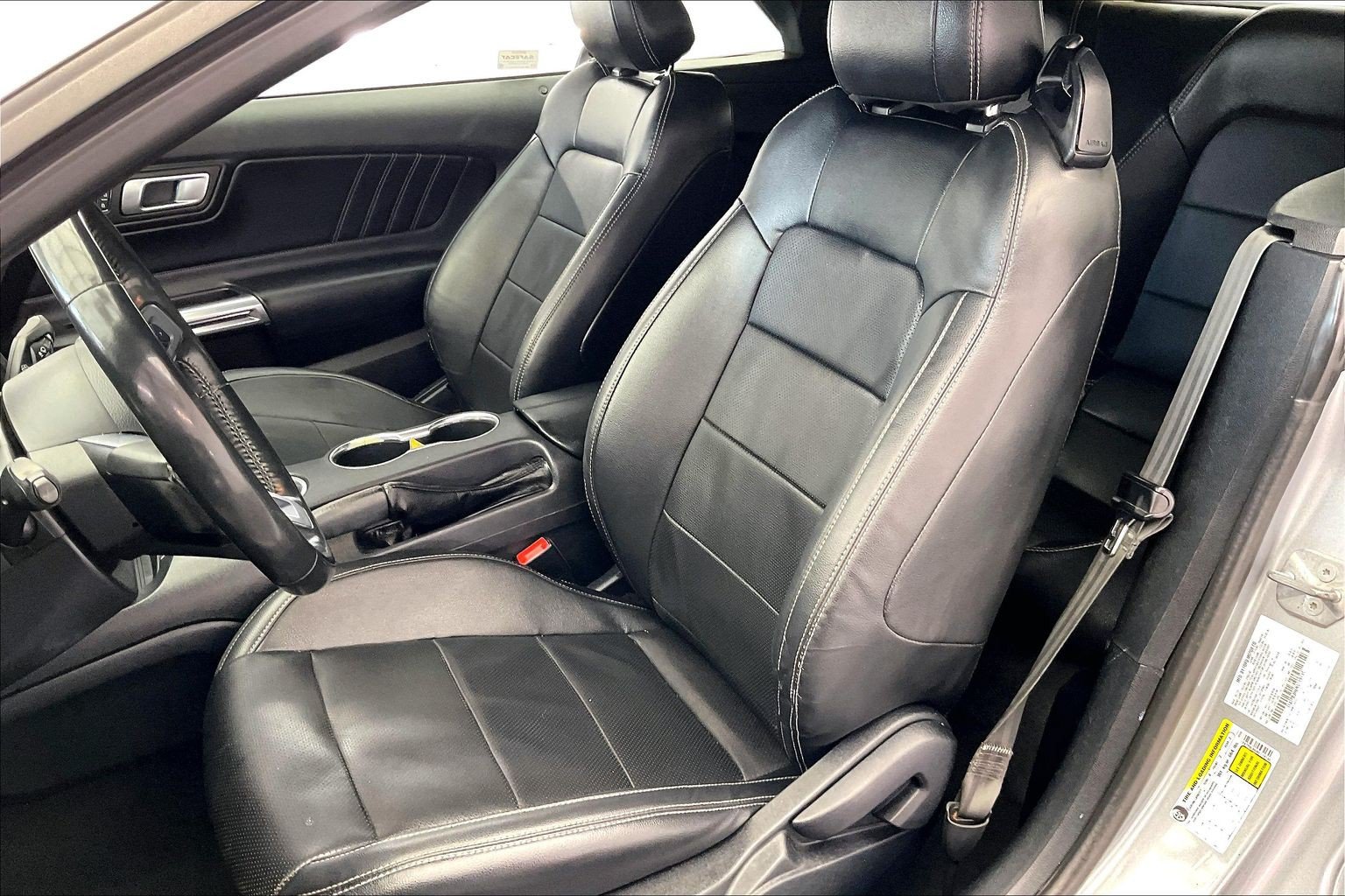 Used 2022 Ford Mustang Premium RWD image 17