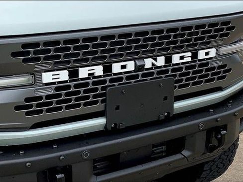 Used 2022 Ford Bronco Badlands image 29
