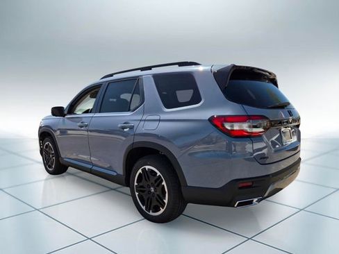 New 2026 Honda Pilot Touring image 3