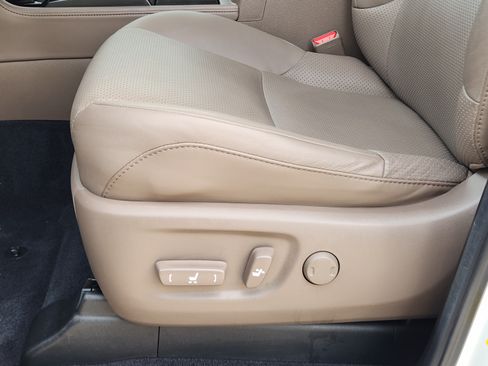 Used 2023 Lexus GX 460 Luxury w/ Sport Design Package AWD/4WD image 20