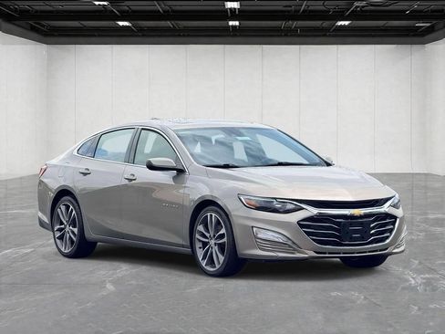 Used 2023 Chevrolet Malibu LT w/ Driver Confidence Package FWD image 3