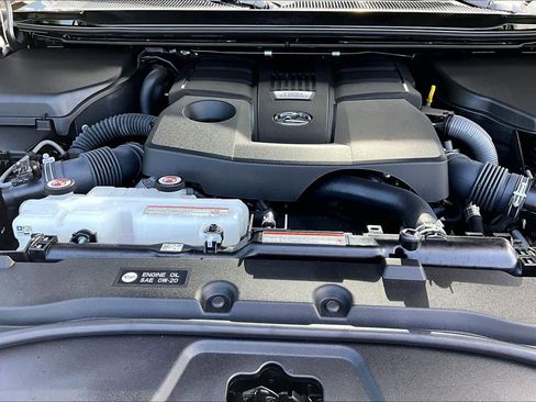 Used 2024 Lexus GX 550 w/ Cold Area Package AWD/4WD image 34