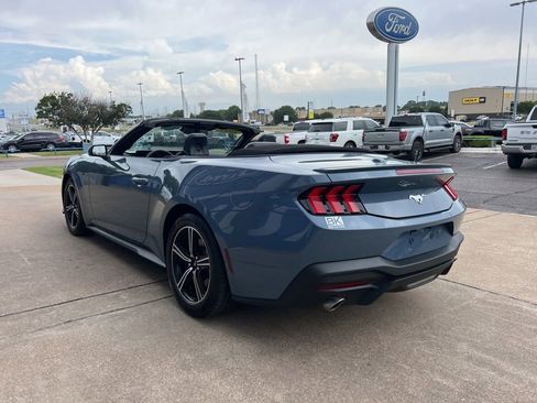 Used 2025 Ford Mustang Premium RWD image 27