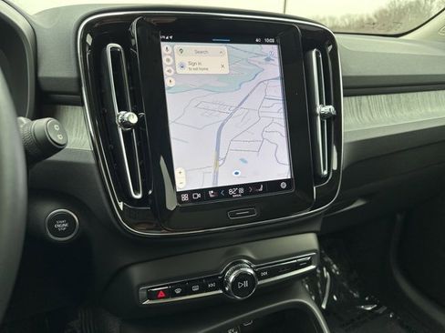 Certified 2024 Volvo XC40 B5 Core image 22