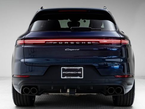 Certified 2026 Porsche Cayenne AWD/4WD image 38