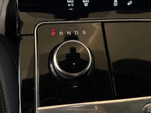 Used 2018 Land Rover Range Rover Velar R-Dynamic SE AWD/4WD image 37