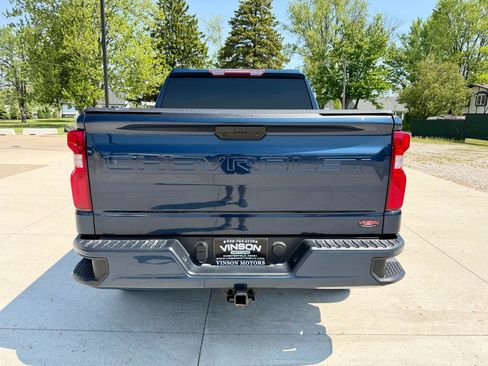 Used 2020 Chevrolet Silverado 1500 Custom w/ Custom Value Package AWD/4WD image 8