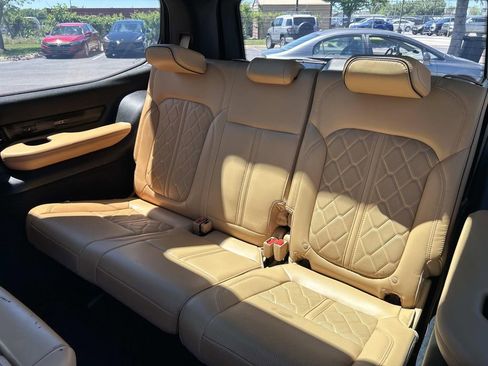 Used 2022 Jeep Grand Wagoneer Series III AWD/4WD image 25