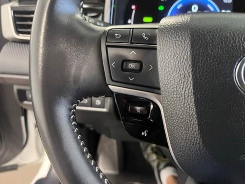 Used 2025 Toyota Camry SE FWD image 26