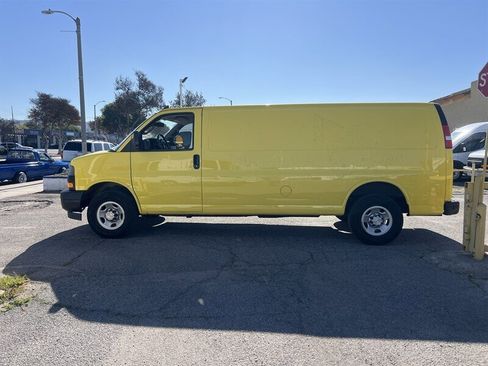 Used 2021 Chevrolet Express 2500 Extended w/ Driver Convenience Package RWD image 4