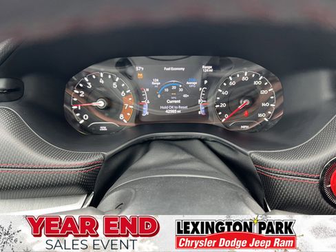 Used 2023 Jeep Compass Trailhawk image 21