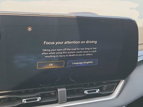 New 2026 Chevrolet Equinox LT w/ Safety and Technology Package FWD image 25