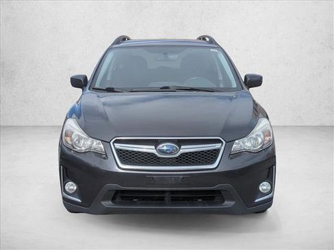 Used 2017 Subaru Crosstrek 2.0i Premium image 2