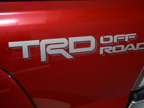 Used 2015 Toyota Tacoma 4x4 Double Cab w/ TRD Off-Road Package image 12