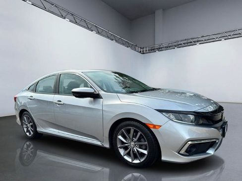 Used 2019 Honda Civic EX image 9