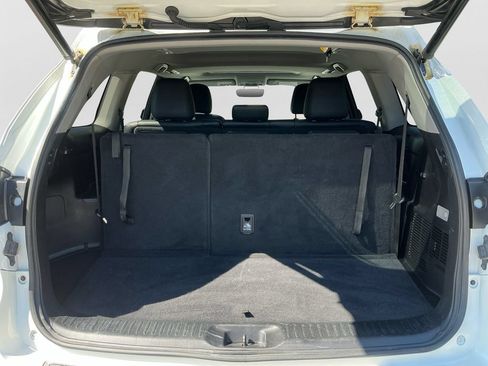 Used 2019 Toyota Highlander XLE AWD/4WD image 17