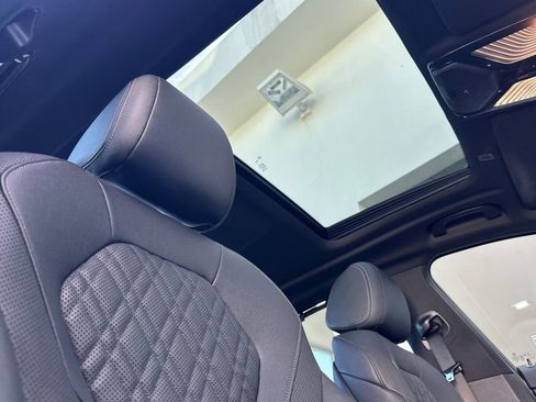 Used 2023 BMW 530e w/ M Sport Package image 17