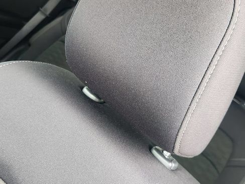 Used 2025 Nissan Pathfinder SV FWD image 23