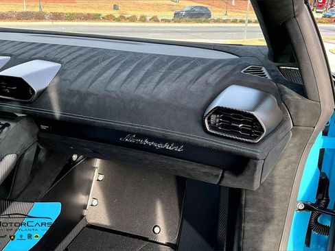 Used 2022 Lamborghini Huracan STO image 15