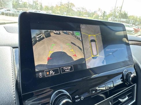 Used 2021 Nissan Armada SL w/ Captain's Chairs Package image 22