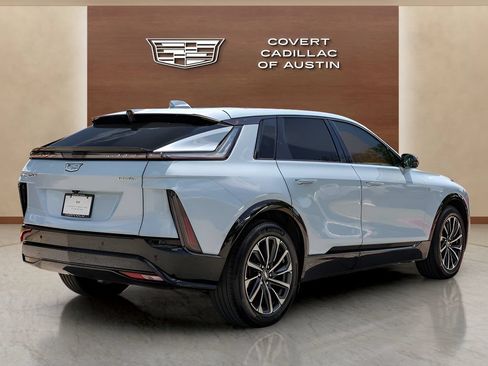 Certified 2024 Cadillac Lyriq Sport w/ LPO, Floor Liner Package AWD/4WD image 4
