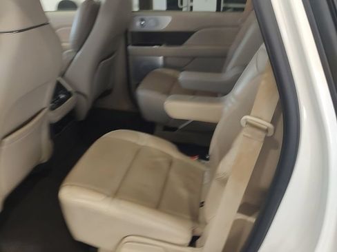 Used 2021 Lincoln Navigator Reserve w/ Luxury Package AWD/4WD image 8