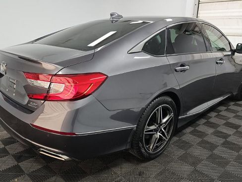 Used 2019 Honda Accord Touring image 3
