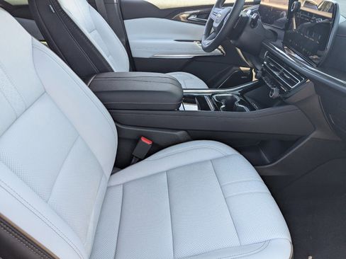 Used 2026 Chevrolet Traverse High Country image 12