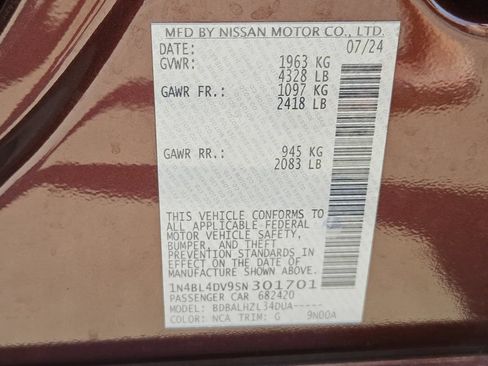 Used 2025 Nissan Altima 2.5 SV FWD image 42
