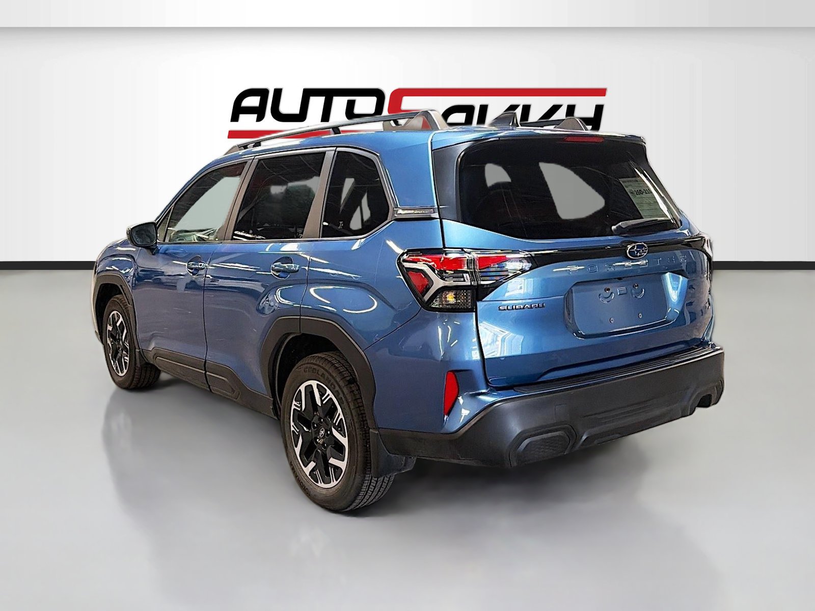 Used 2025 Subaru Forester Premium AWD/4WD image 5