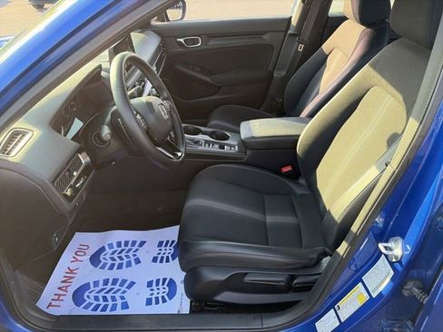 Used 2023 Honda Civic Sport image 2