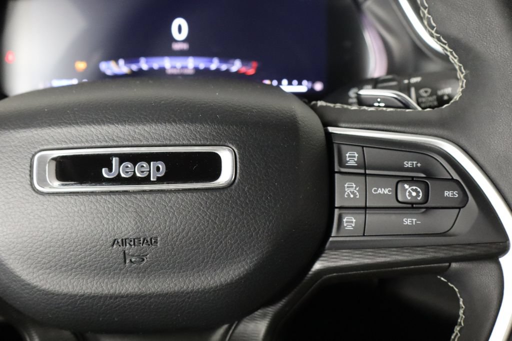 Used 2023 Jeep Grand Cherokee L Laredo AWD/4WD image 10