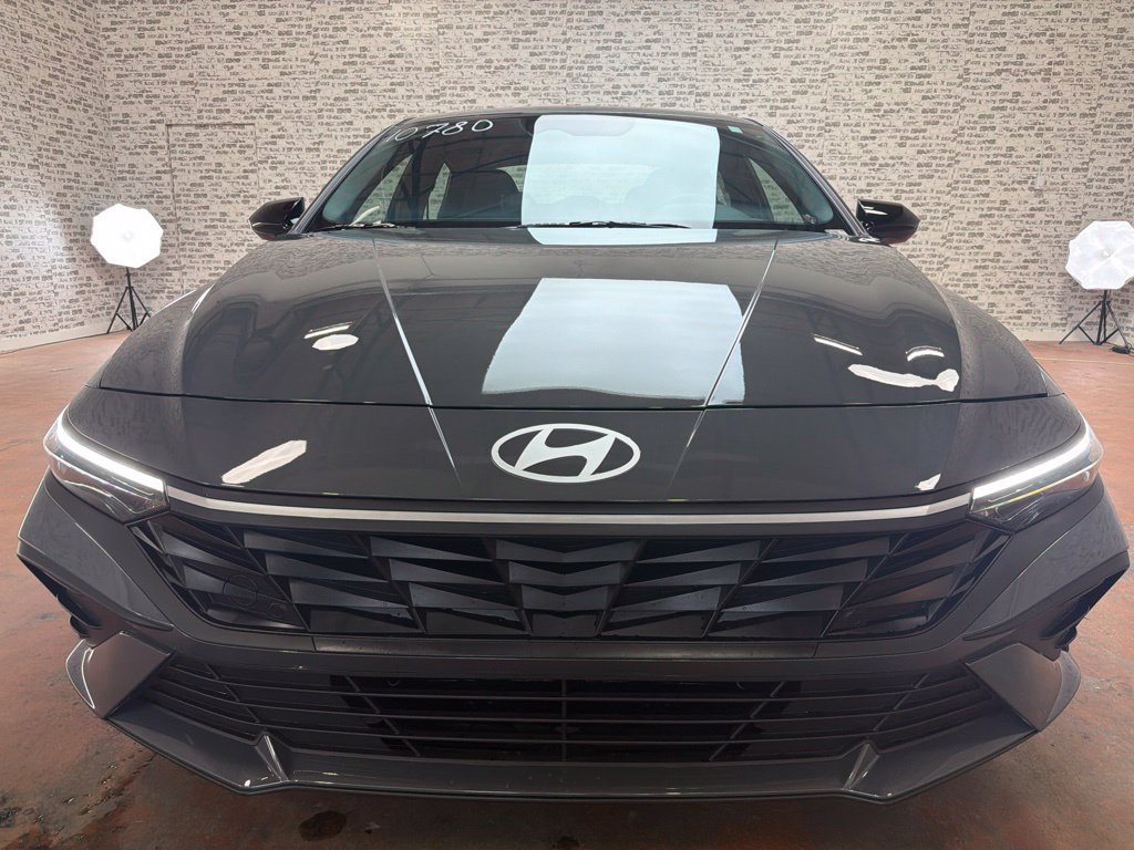New 2026 Hyundai Elantra SEL Sport FWD image 2