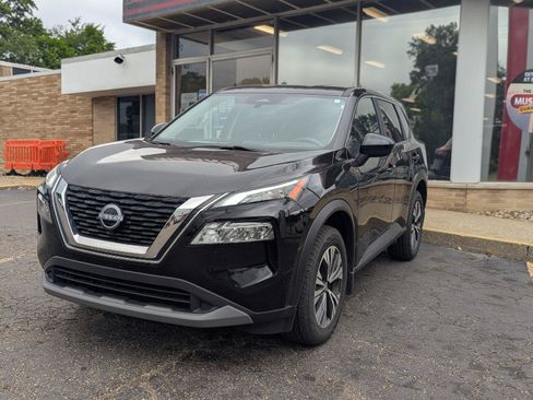 Used 2023 Nissan Rogue SV AWD/4WD image 2