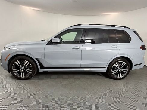Used 2023 BMW X7 xDrive40i w/ M Sport Package AWD/4WD image 2