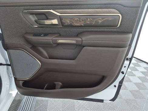 Used 2025 RAM 1500 Limited AWD/4WD image 35