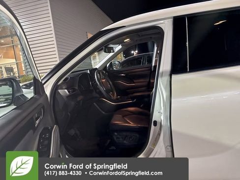 Used 2020 Toyota Highlander XLE image 8