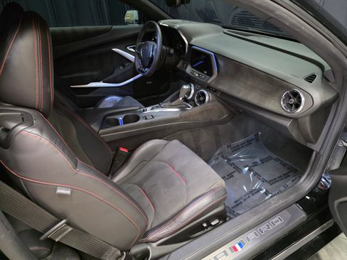 Used 2021 Chevrolet Camaro ZL1 RWD image 35