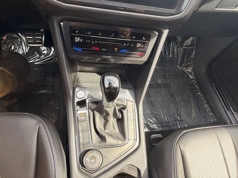 Certified 2024 Volkswagen Tiguan SE R-Line AWD/4WD image 29