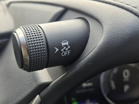 Used 2021 Lexus ES 300h Ultra Luxury w/ Accessory Package 2 image 28