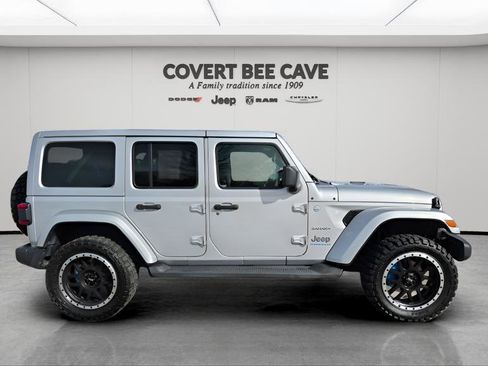 Used 2024 Jeep Wrangler Unlimited Sahara image 11