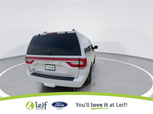 Used 2017 Lincoln Navigator L Select image 10