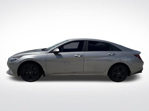 Used 2023 Hyundai Elantra SEL FWD image 3