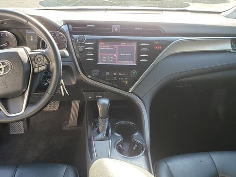 Used 2018 Toyota Camry SE image 15