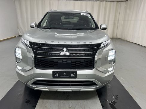 Used 2023 Mitsubishi Outlander SEL AWD/4WD image 3