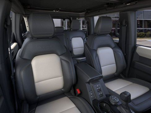 New 2026 Ford Bronco Outer Banks w/ Sasquatch Package AWD/4WD image 10
